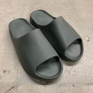 Yeezy Slide Core